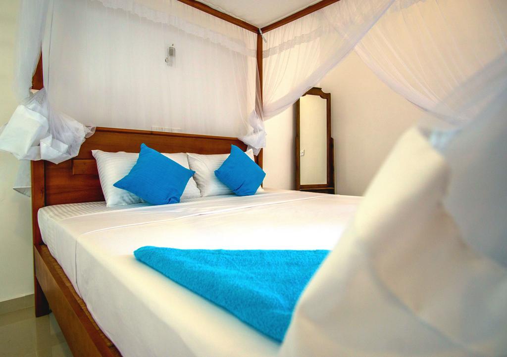 Hotel Eden Blue Hikkaduwa Exterior foto